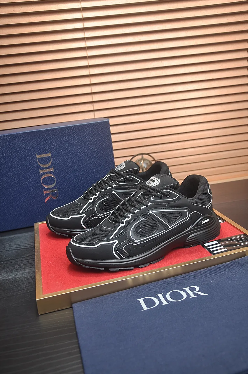 Men's men's shoes 💰: 500💶 (top original order) Brand: Dior (Dior) Standard code: Men's code 38-44 (45 customized) Grade: Same as the official website Material: Top original cowhide spliced ​​together Original wear-resistant and lightweight outsole Style category: Fashionable casual shoes Distinguished luxury brand elements top luxury Color: Actual picture color